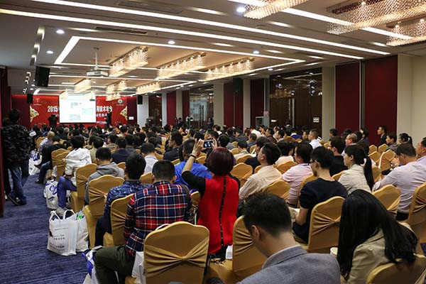 亚洲午夜无码毛片AV久久小说
