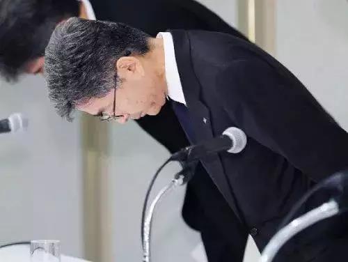 亚洲午夜无码毛片AV久久小说