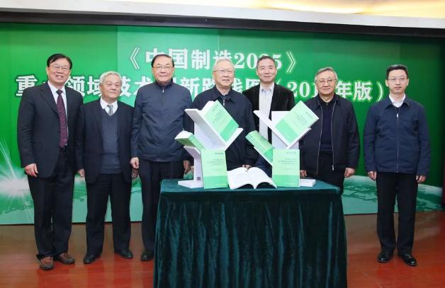亚洲午夜无码毛片AV久久小说