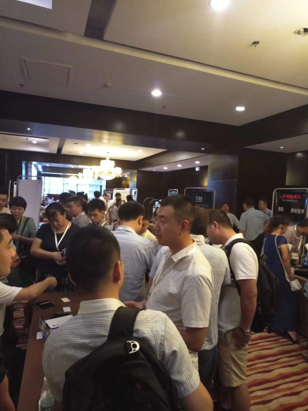 亚洲午夜无码毛片AV久久小说